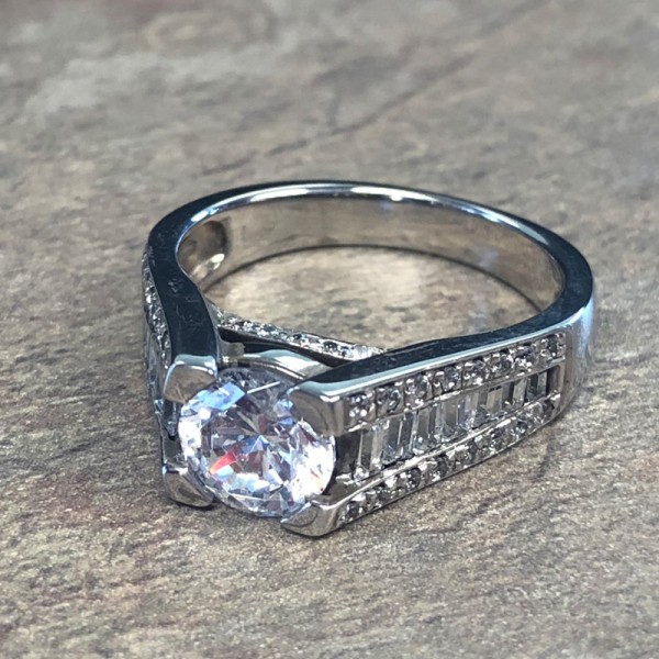 14K White Gold Round Vintage Engagement Ring